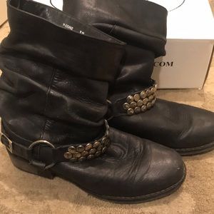 Steve Madden motoboot with studs